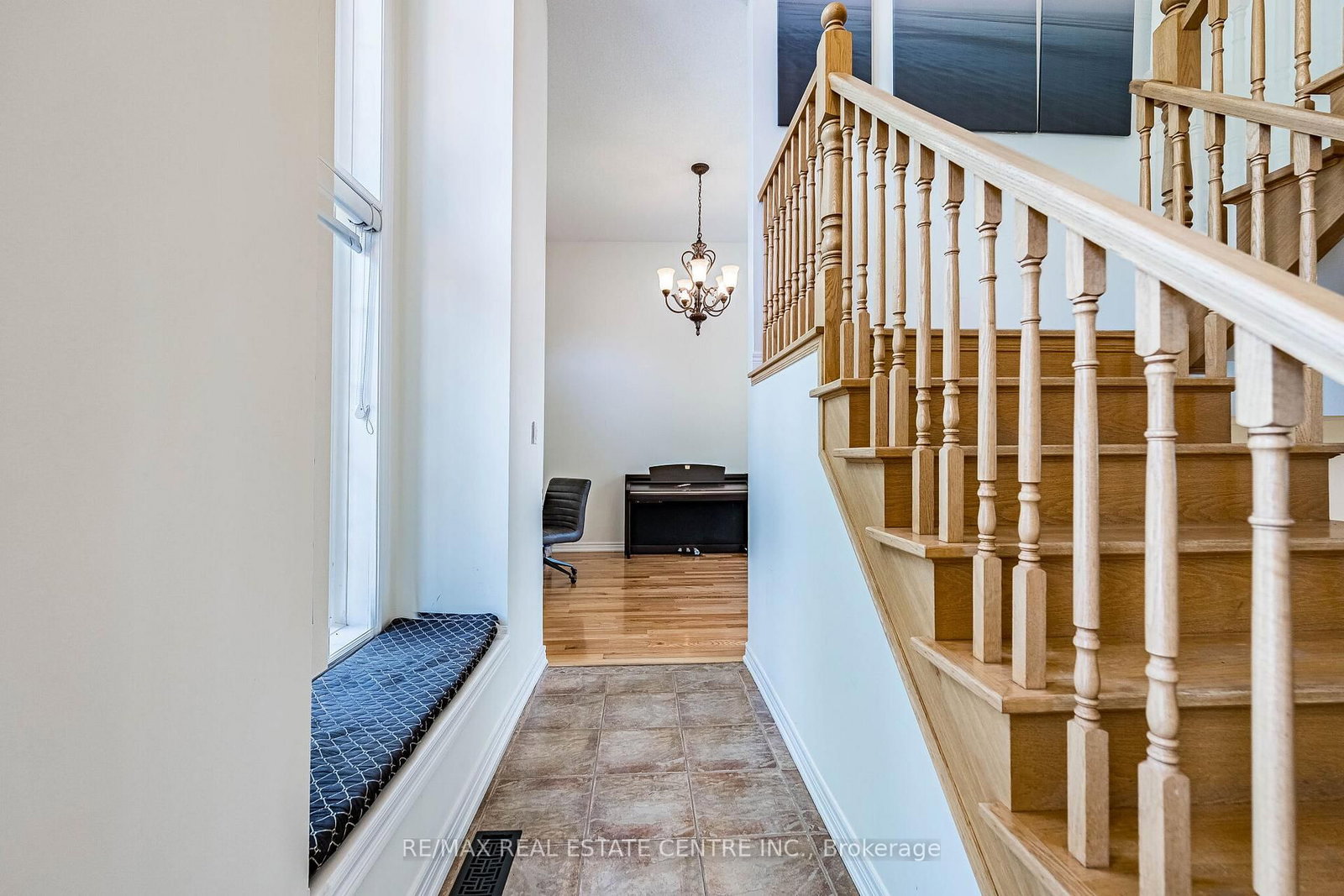 137 Cloverleaf Drive • #Ancaster • Hamilton, ON photo 25