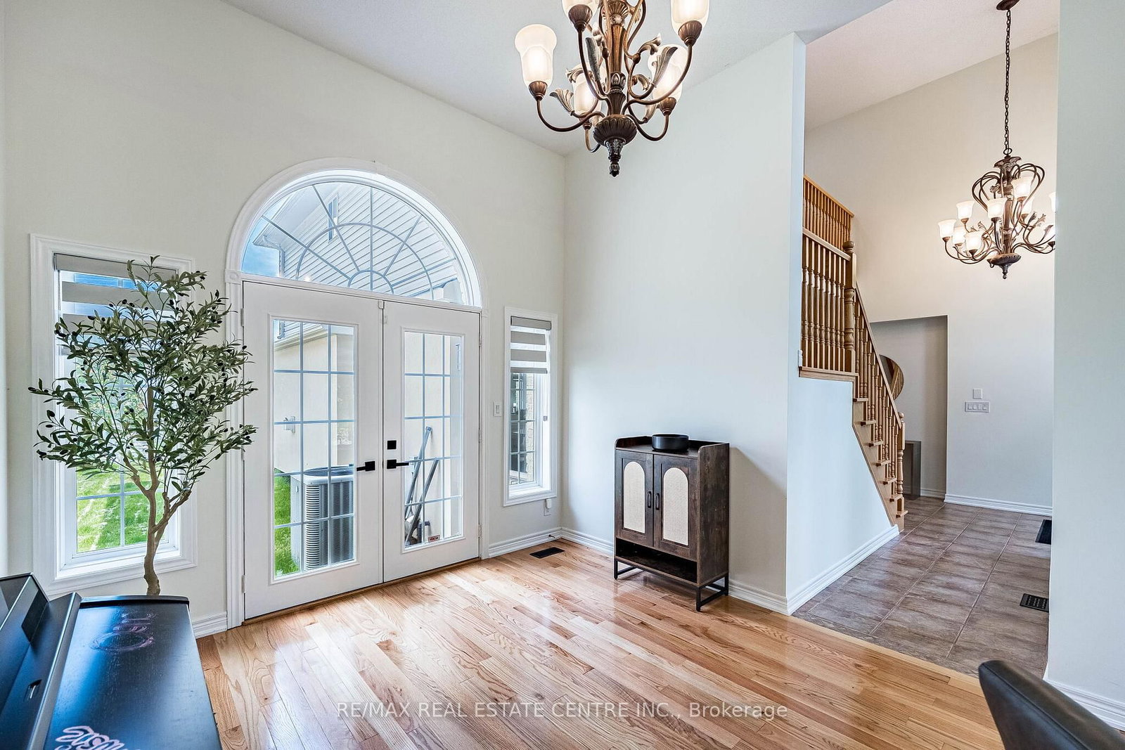 137 Cloverleaf Drive • #Ancaster • Hamilton, ON photo 27