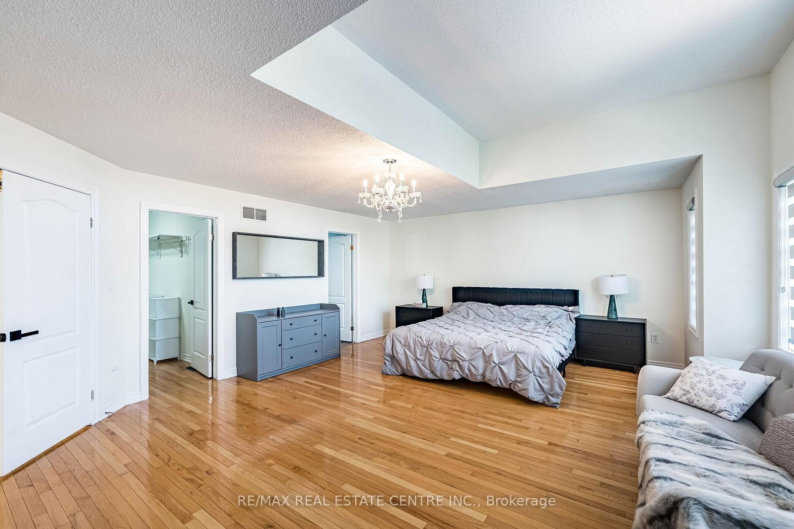 137 Cloverleaf Drive • #Ancaster • Hamilton, ON photo 30