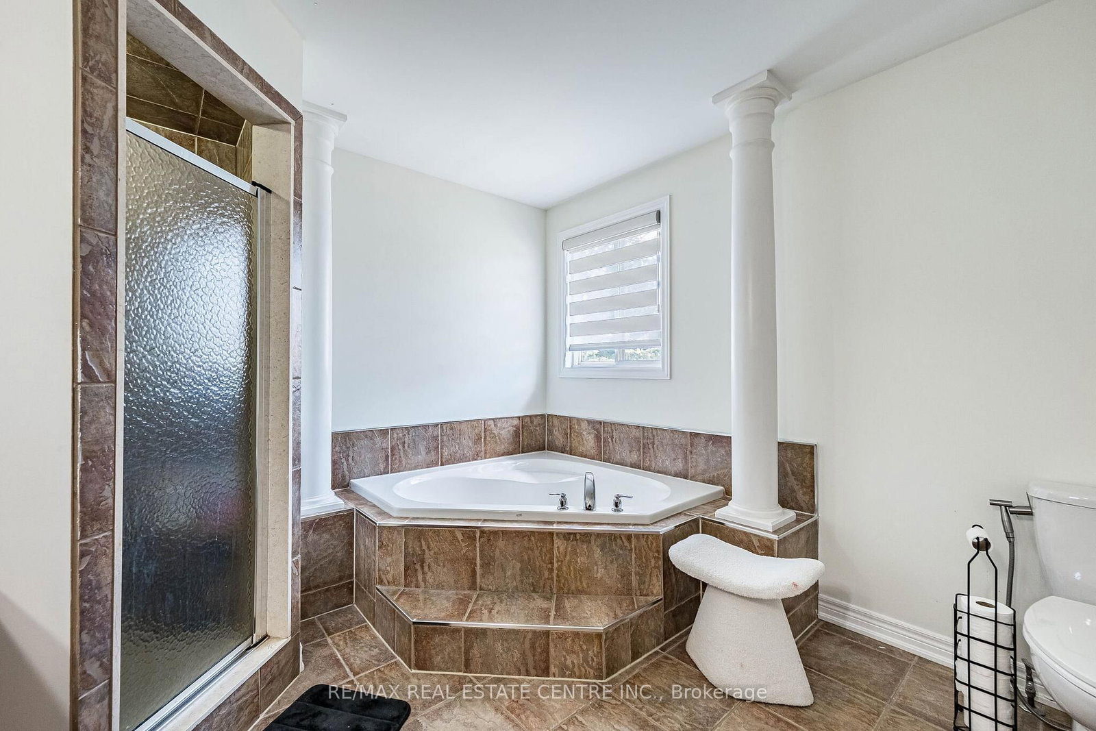 137 Cloverleaf Drive • #Ancaster • Hamilton, ON photo 34