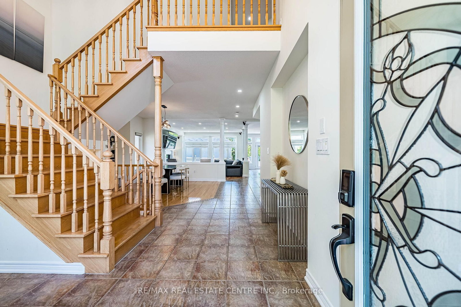 137 Cloverleaf Drive • #Ancaster • Hamilton, ON photo 5
