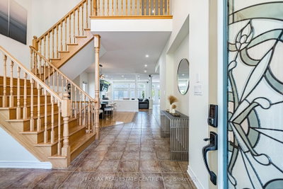 137 Cloverleaf Drive • #Ancaster • Hamilton, ON photo 5