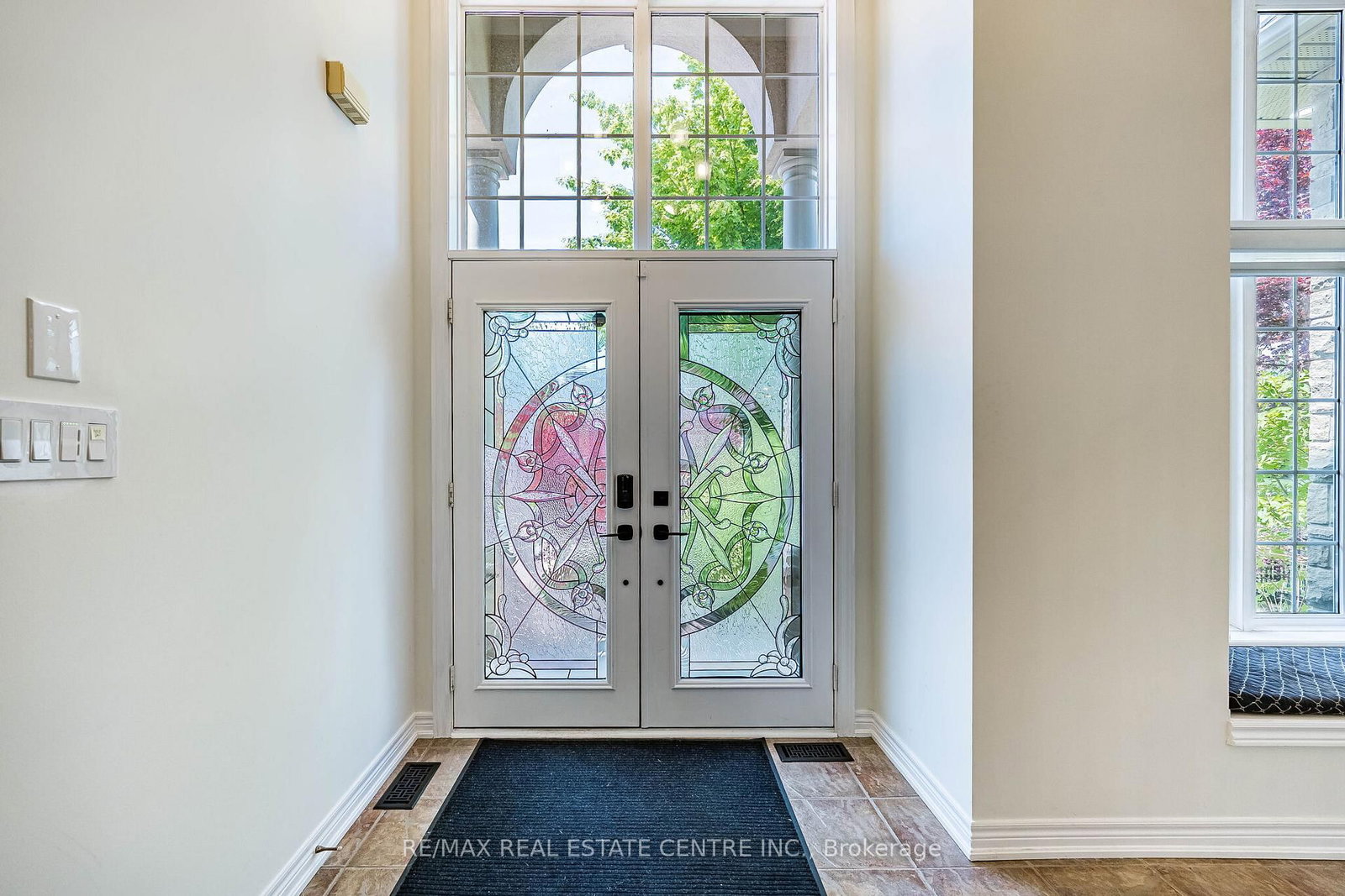 137 Cloverleaf Drive • #Ancaster • Hamilton, ON photo 6