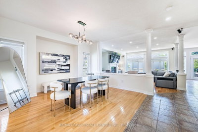 137 Cloverleaf Drive • #Ancaster • Hamilton, ON photo 8