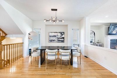 137 Cloverleaf Drive • #Ancaster • Hamilton, ON photo 9