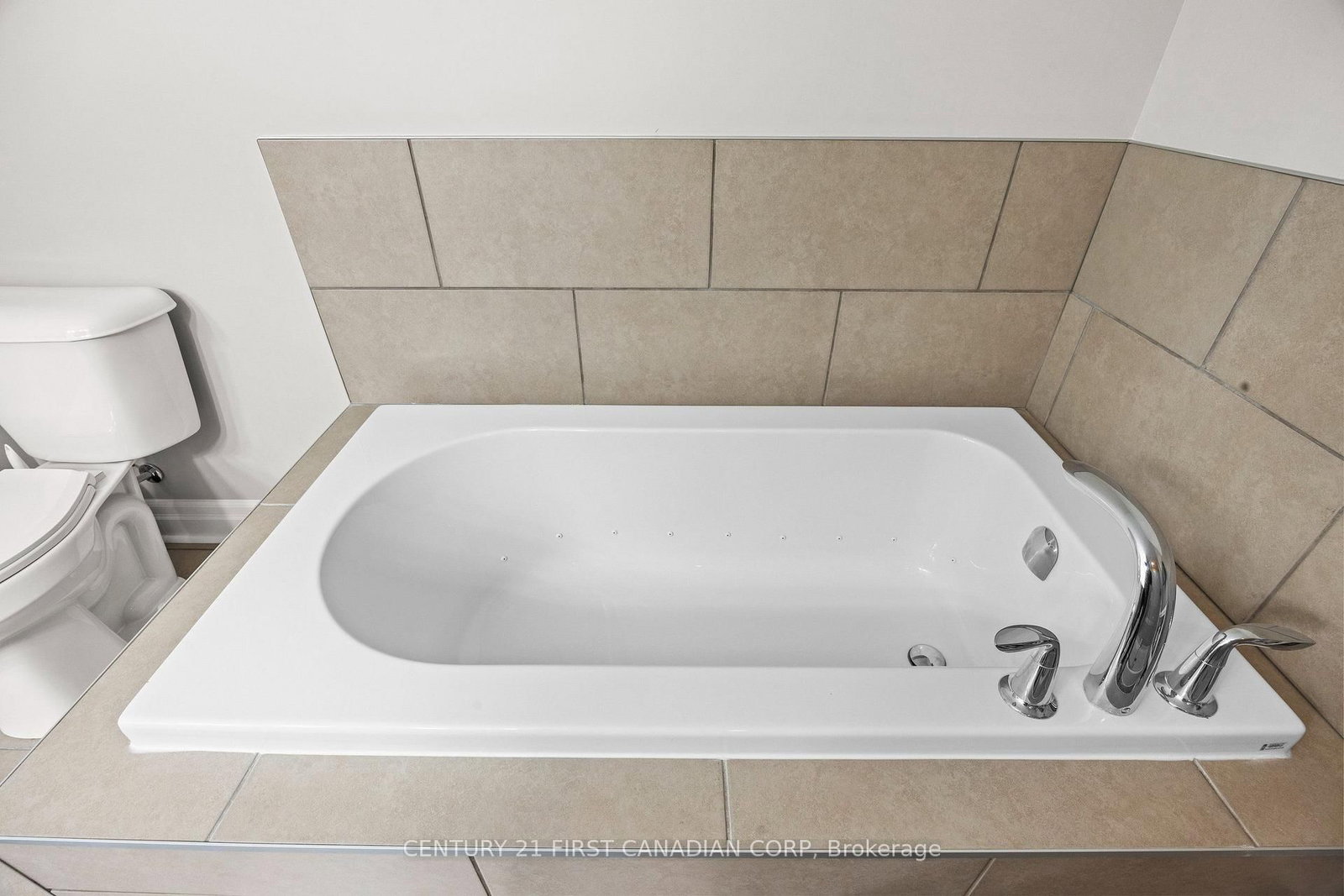 240 Village Walk Boulevard • #605 • London North, ON photo 17