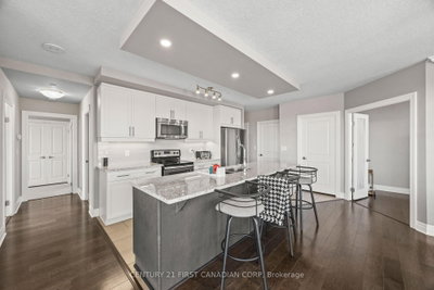 240 Village Walk Boulevard • #605 • London North, ON photo 5