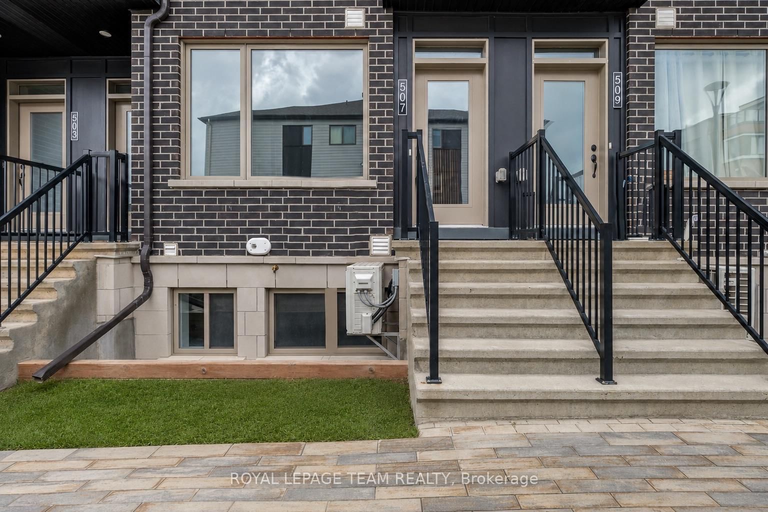 507 Takamose Private • Ottawa, ON photo 3