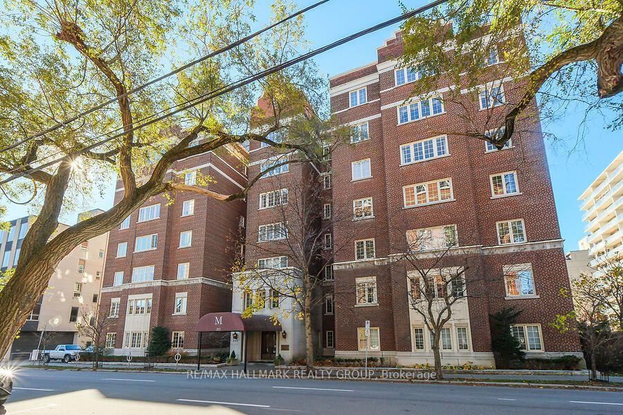 Front view of 2C-260 Metcalfe Street, Ottawa