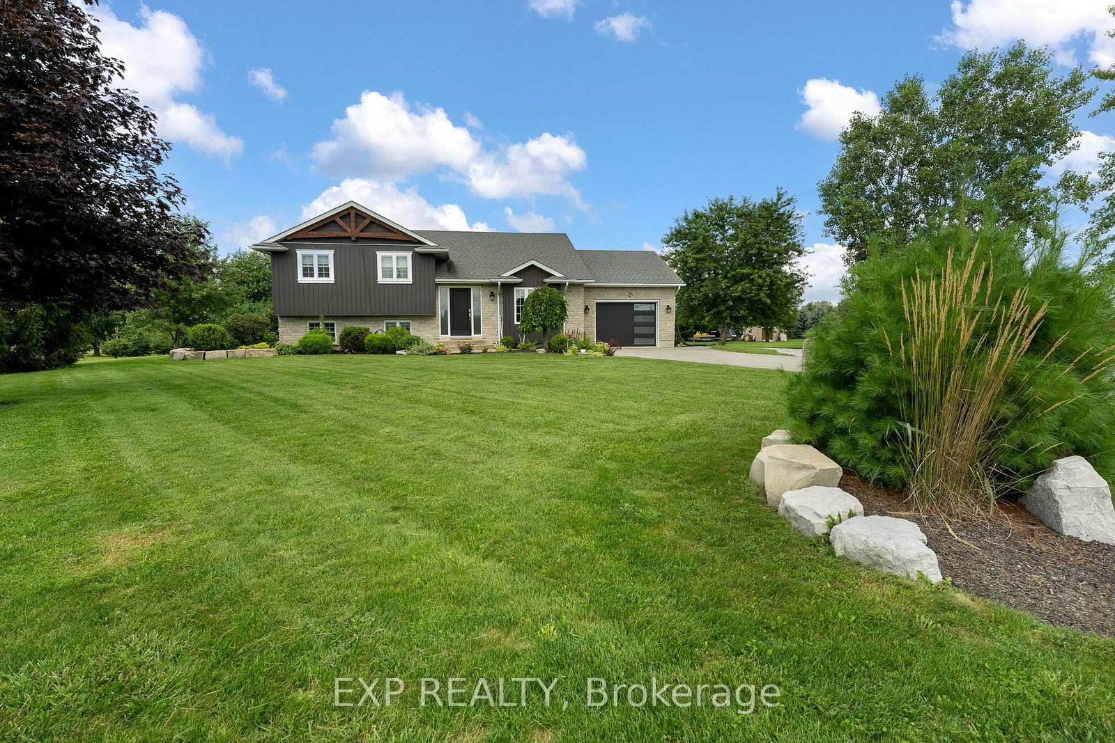 32070 Sideroad 20 Road • Wainfleet, ON photo 1