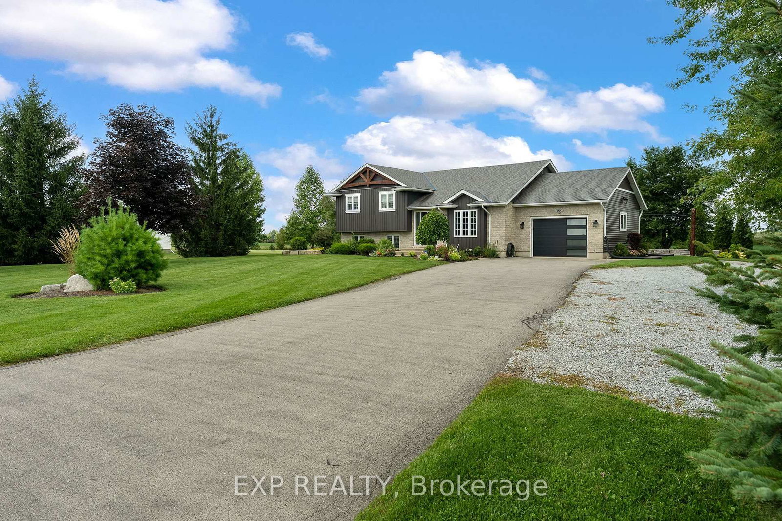 32070 Sideroad 20 Road • Wainfleet, ON photo 3