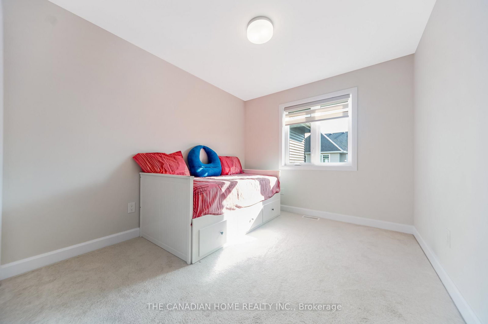 921 Clarkia Street • Ottawa, ON photo 10