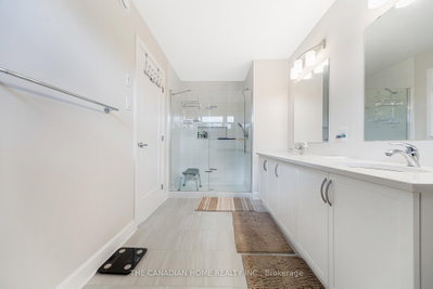 921 Clarkia Street • Ottawa, ON photo 8