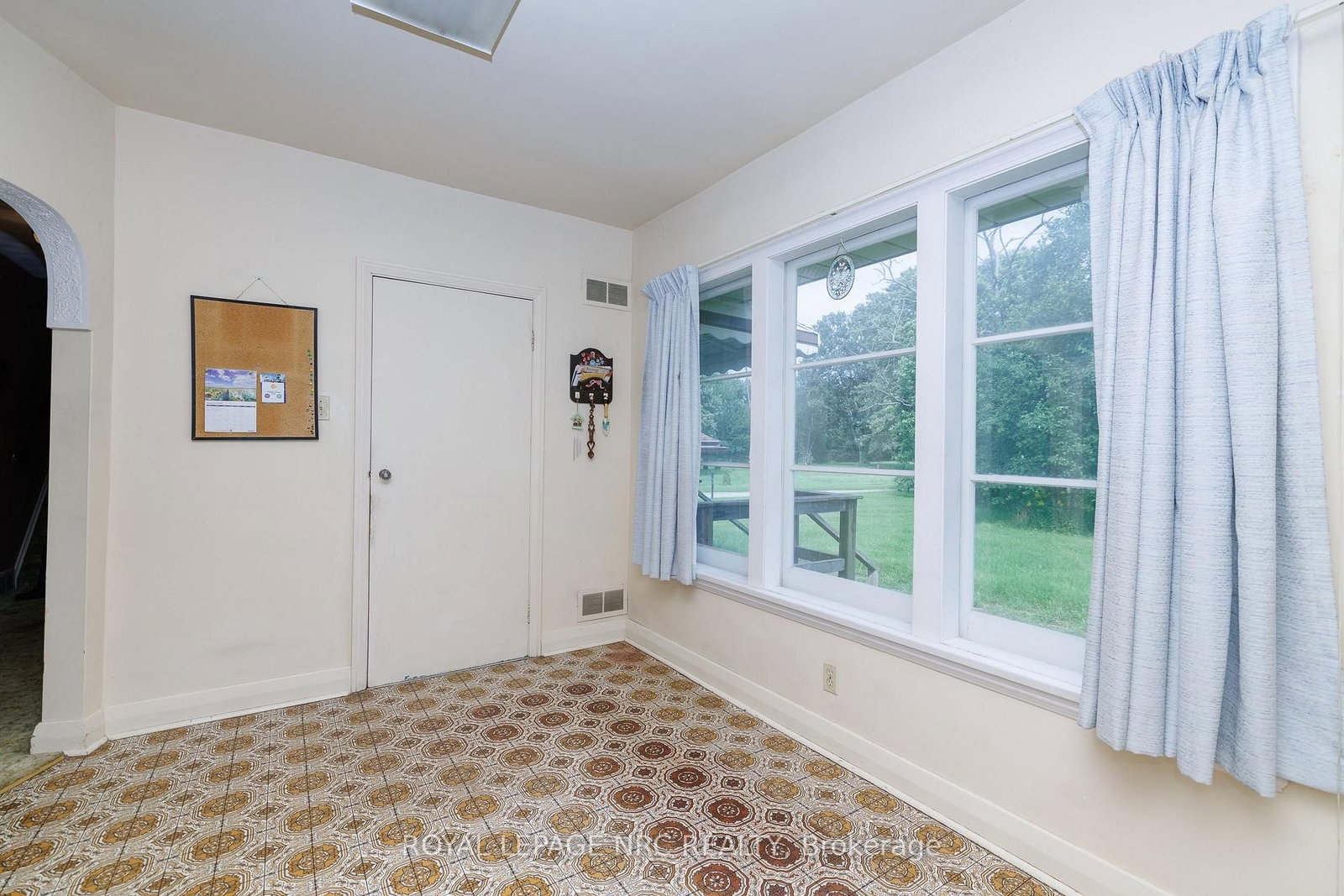 280 Kingsway Street • Welland, ON photo 18