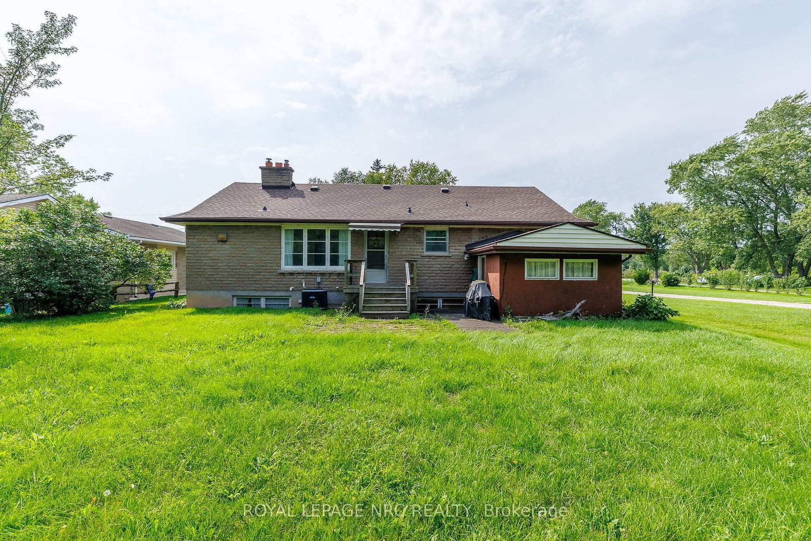 280 Kingsway Street • Welland, ON photo 9