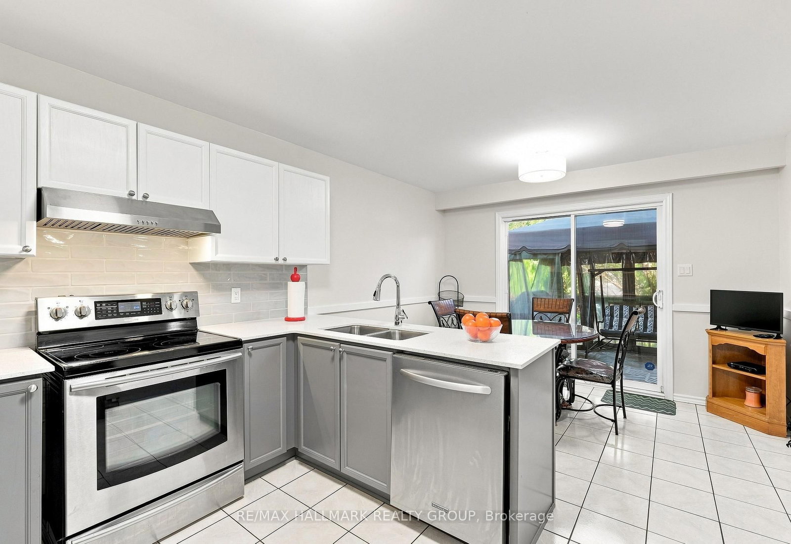 609 TOURELLE Drive • Ottawa, ON photo 13