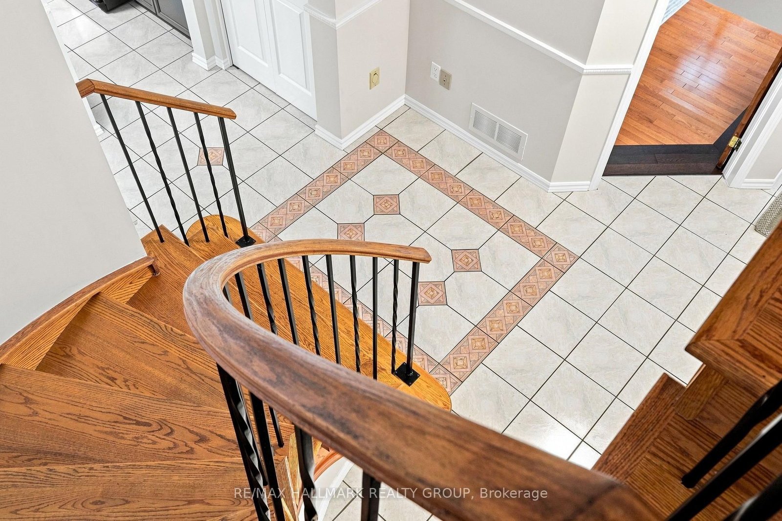 609 TOURELLE Drive • Ottawa, ON photo 16