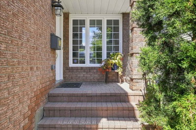609 TOURELLE Drive • Ottawa, ON photo 2