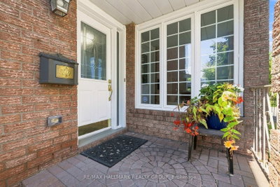 609 TOURELLE Drive • Ottawa, ON photo 3
