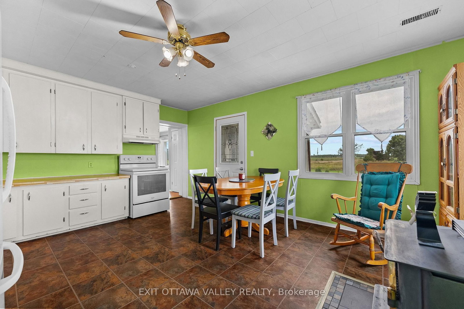 38922 41 Highway • Pembroke, ON photo 10