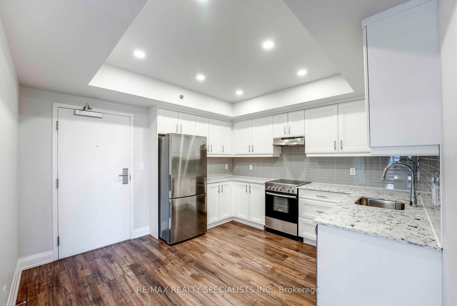 506 - 5698 Main Street, Niagara Falls 4