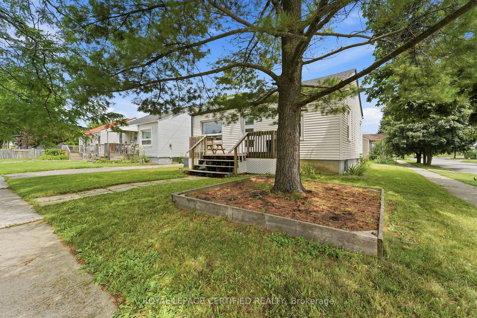 18 Coventry Street • St. Catharines, ON photo 20