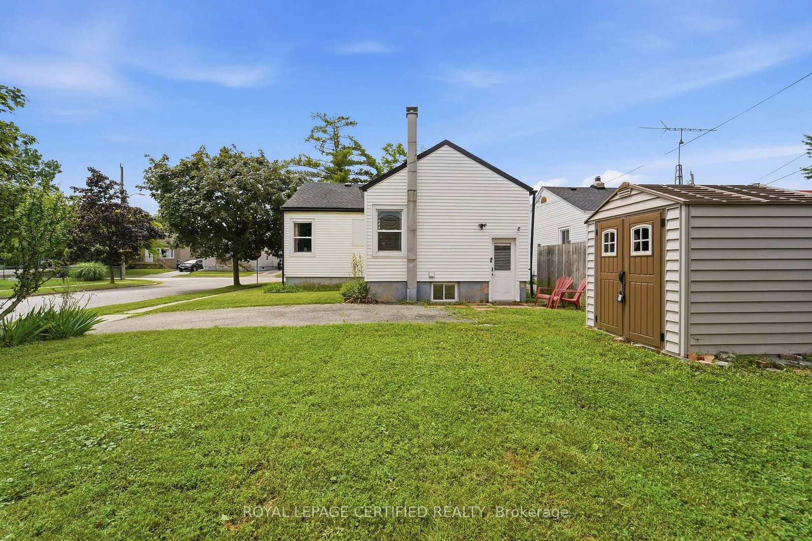 18 Coventry Street • St. Catharines, ON photo 23