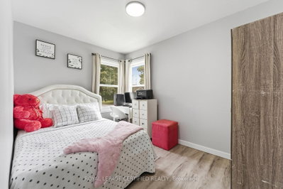 18 Coventry Street • St. Catharines, ON photo 8