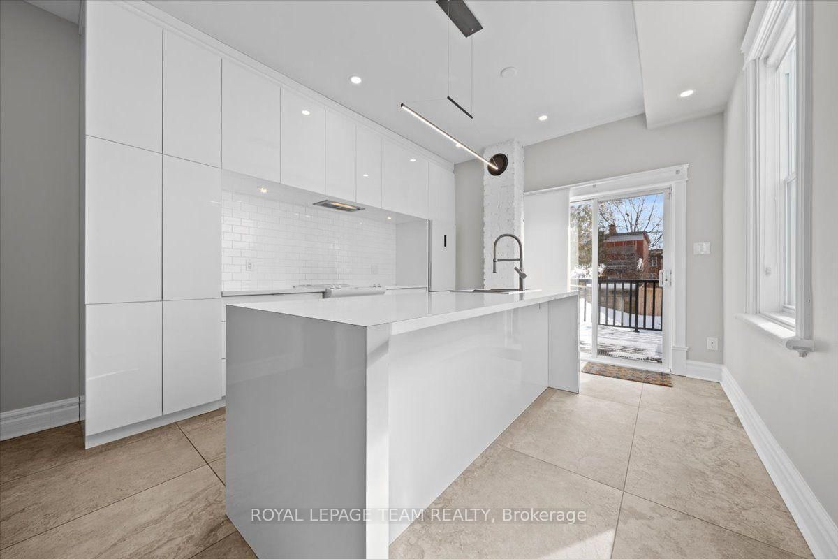 136 Elm Street • Ottawa, ON photo 10