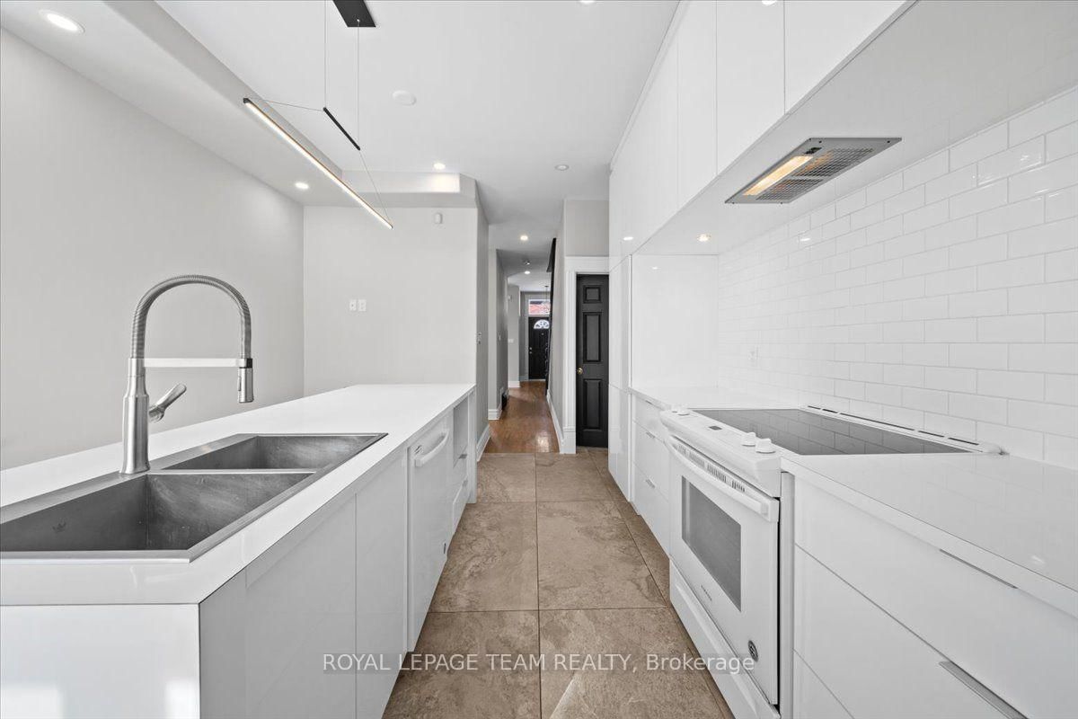 136 Elm Street • Ottawa, ON photo 12