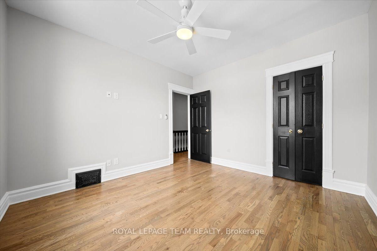 136 Elm Street • Ottawa, ON photo 17