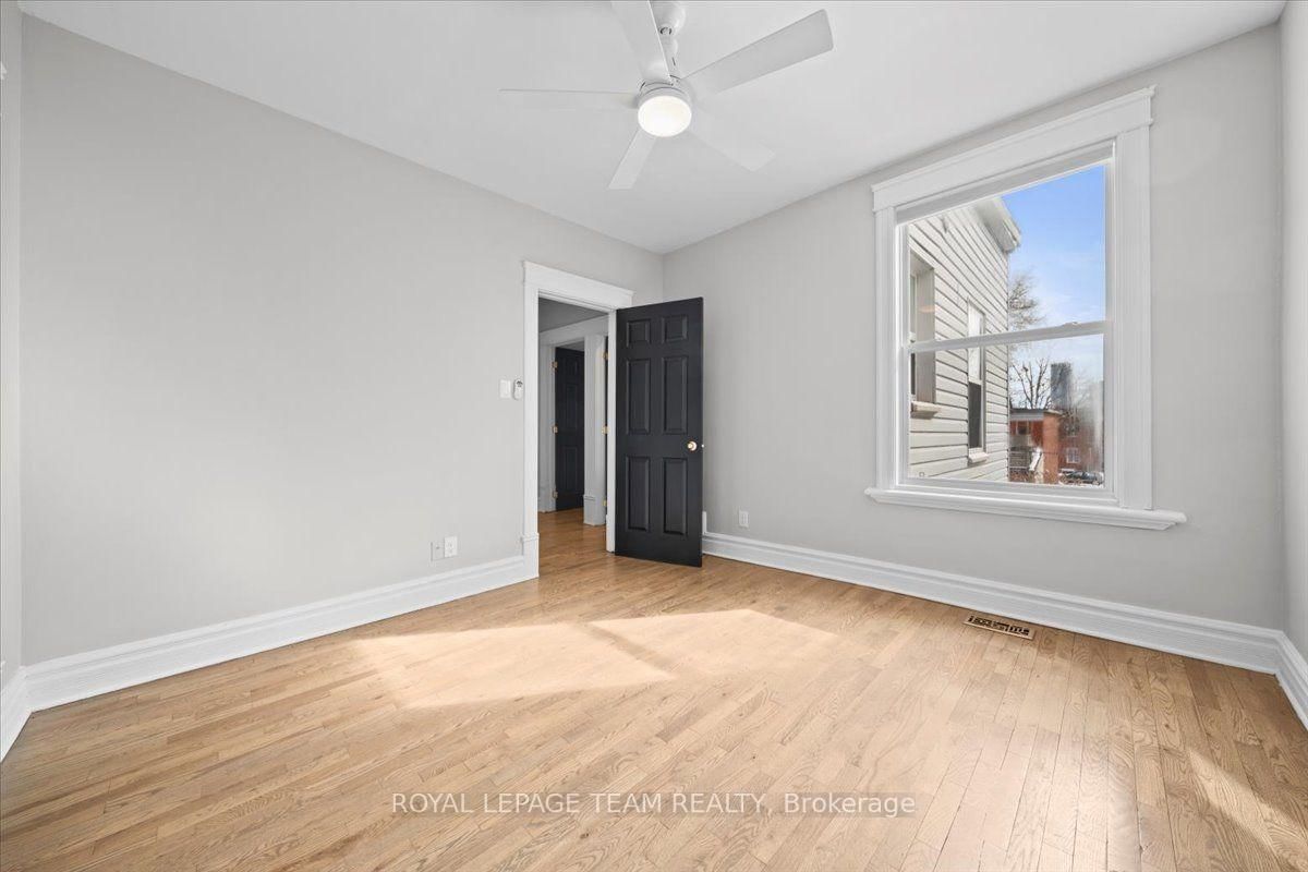 136 Elm Street • Ottawa, ON photo 18