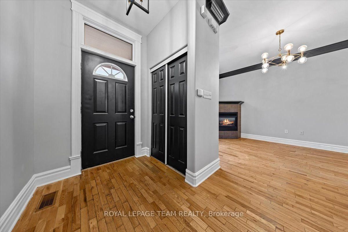 136 Elm Street • Ottawa, ON photo 22