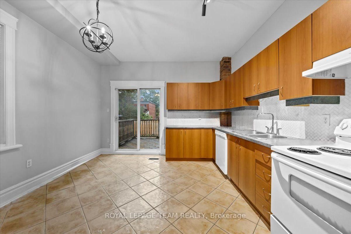 136 Elm Street • Ottawa, ON photo 25