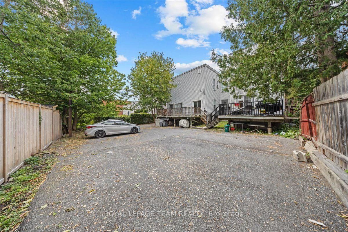 136 Elm Street • Ottawa, ON photo 33
