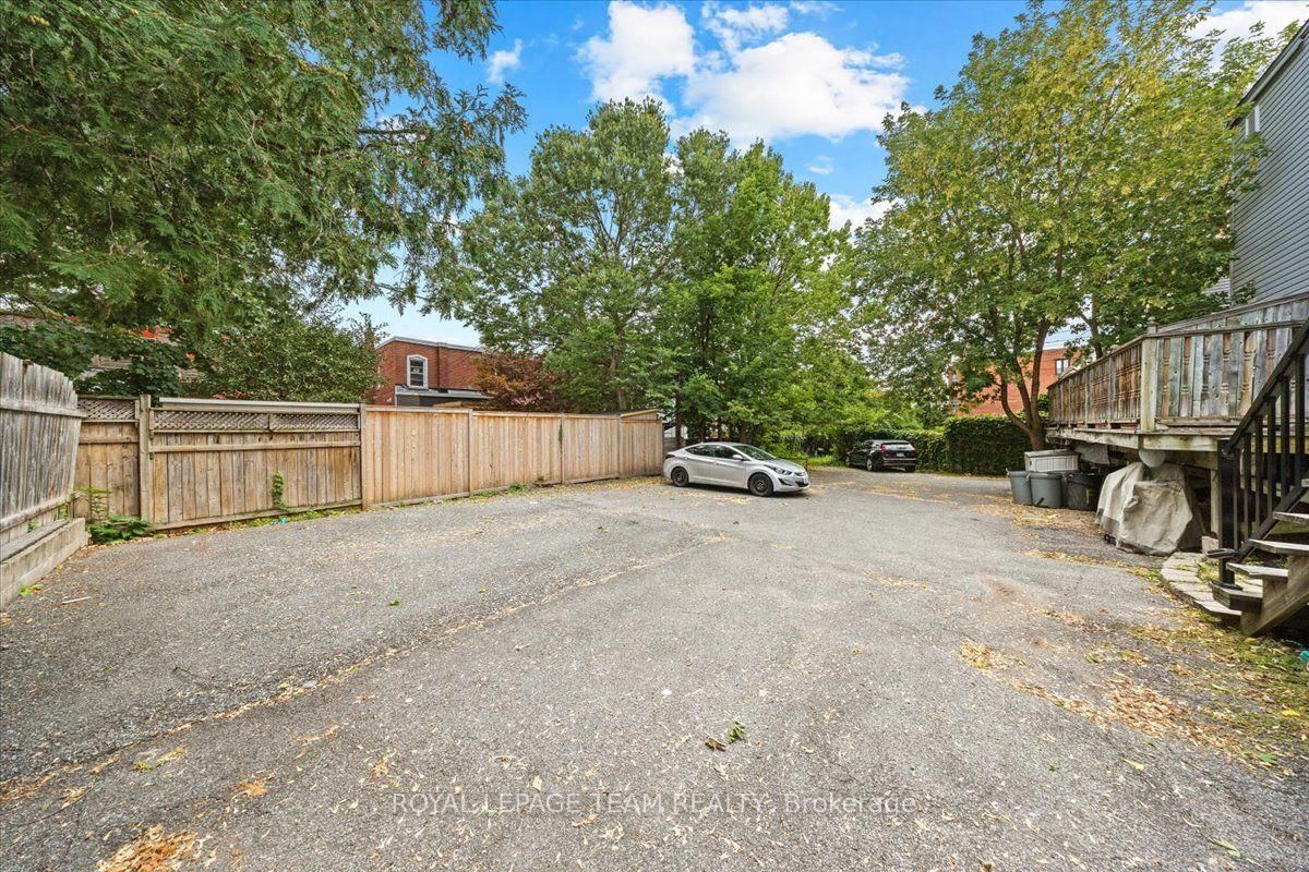 136 Elm Street • Ottawa, ON photo 34