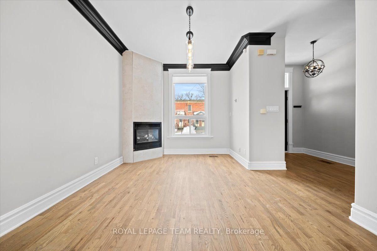 136 Elm Street • Ottawa, ON photo 6