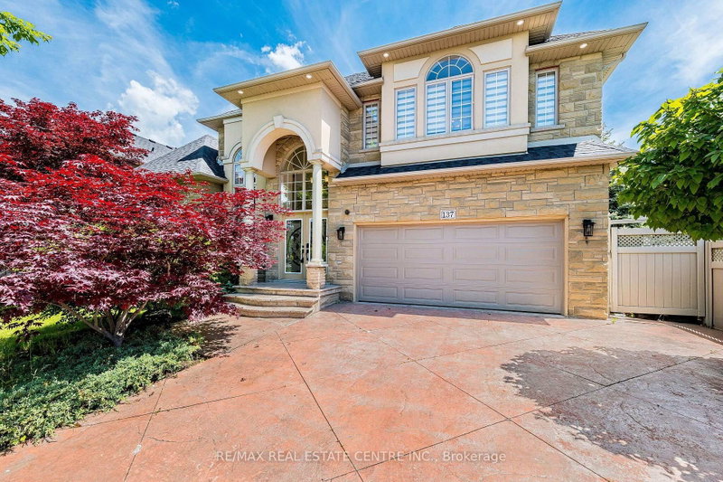 137 Cloverleaf Drive