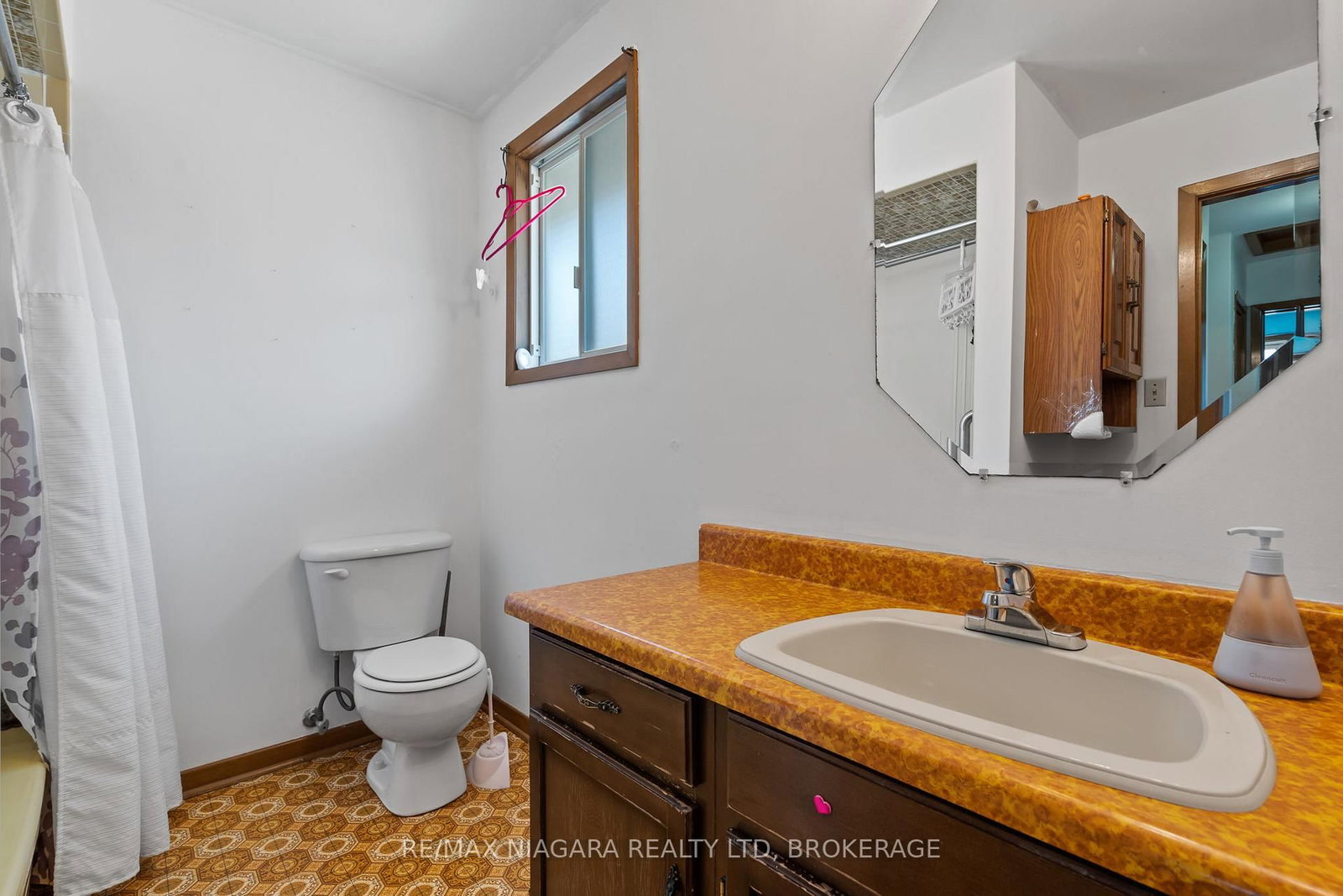 26 Forster Avenue • Thorold, ON photo 13