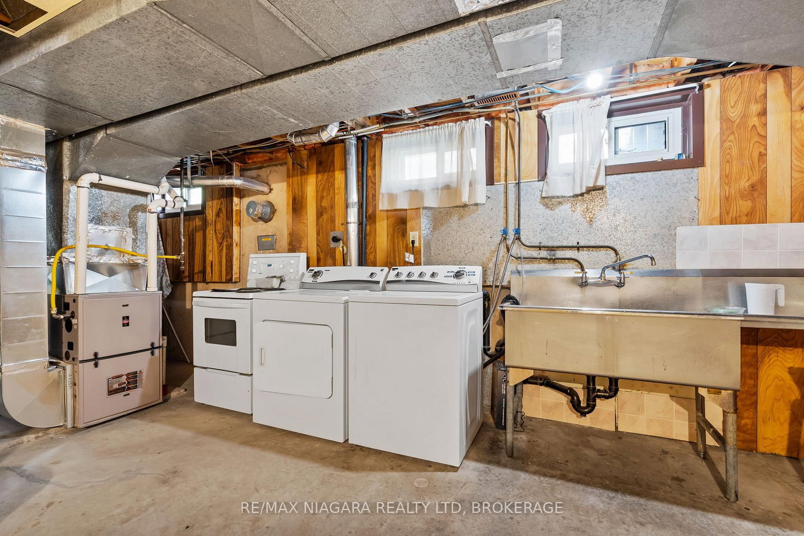 26 Forster Avenue • Thorold, ON photo 19