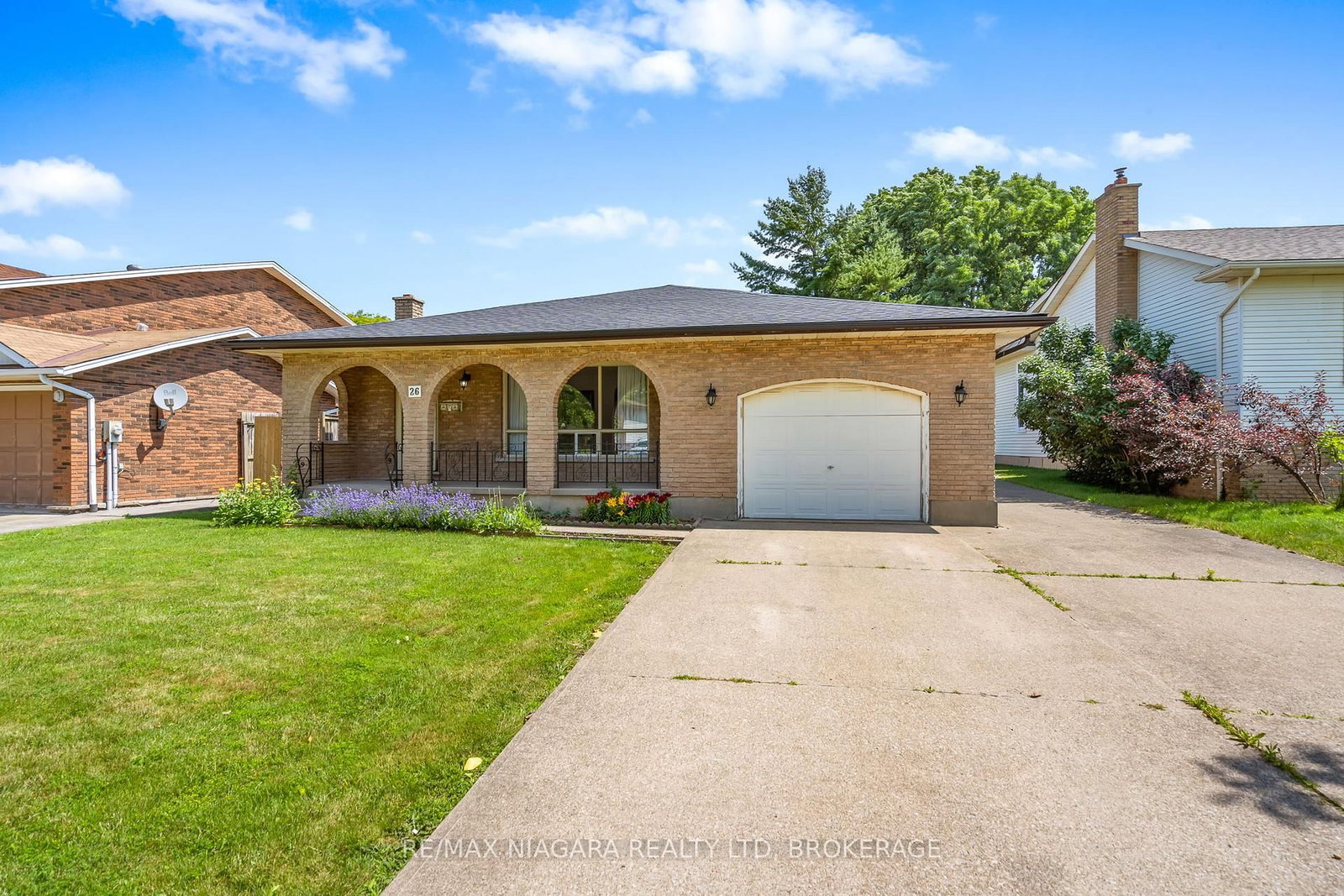 26 Forster Avenue • Thorold, ON photo 2