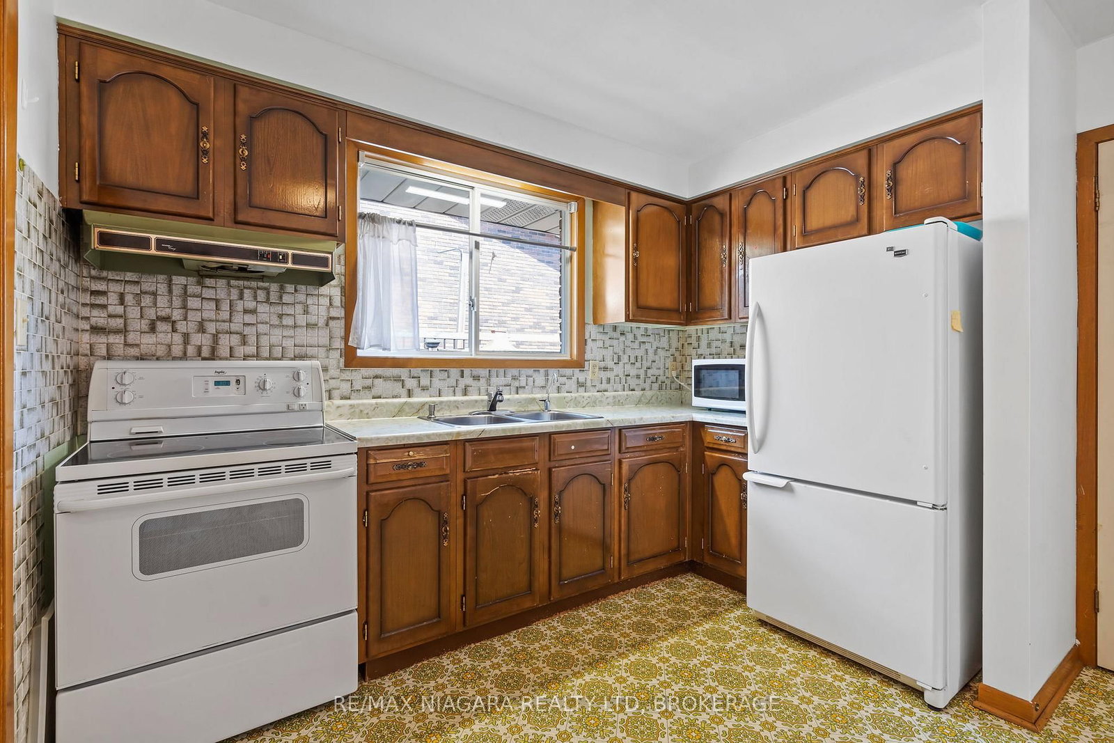 26 Forster Avenue • Thorold, ON photo 9