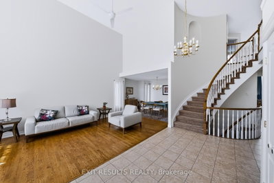 5B KEMP Drive • Ottawa, ON photo 3