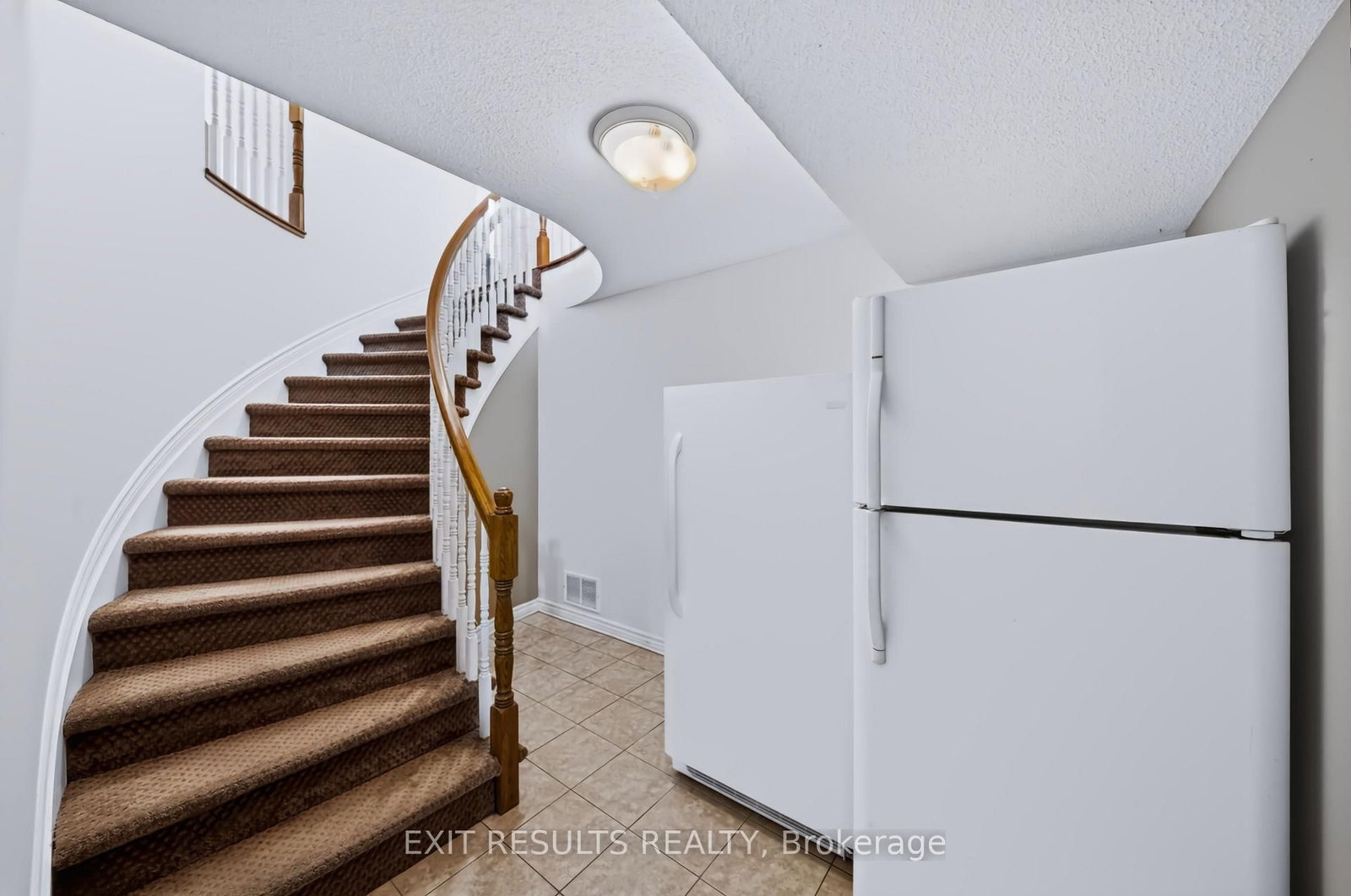 5B KEMP Drive • Ottawa, ON photo 35