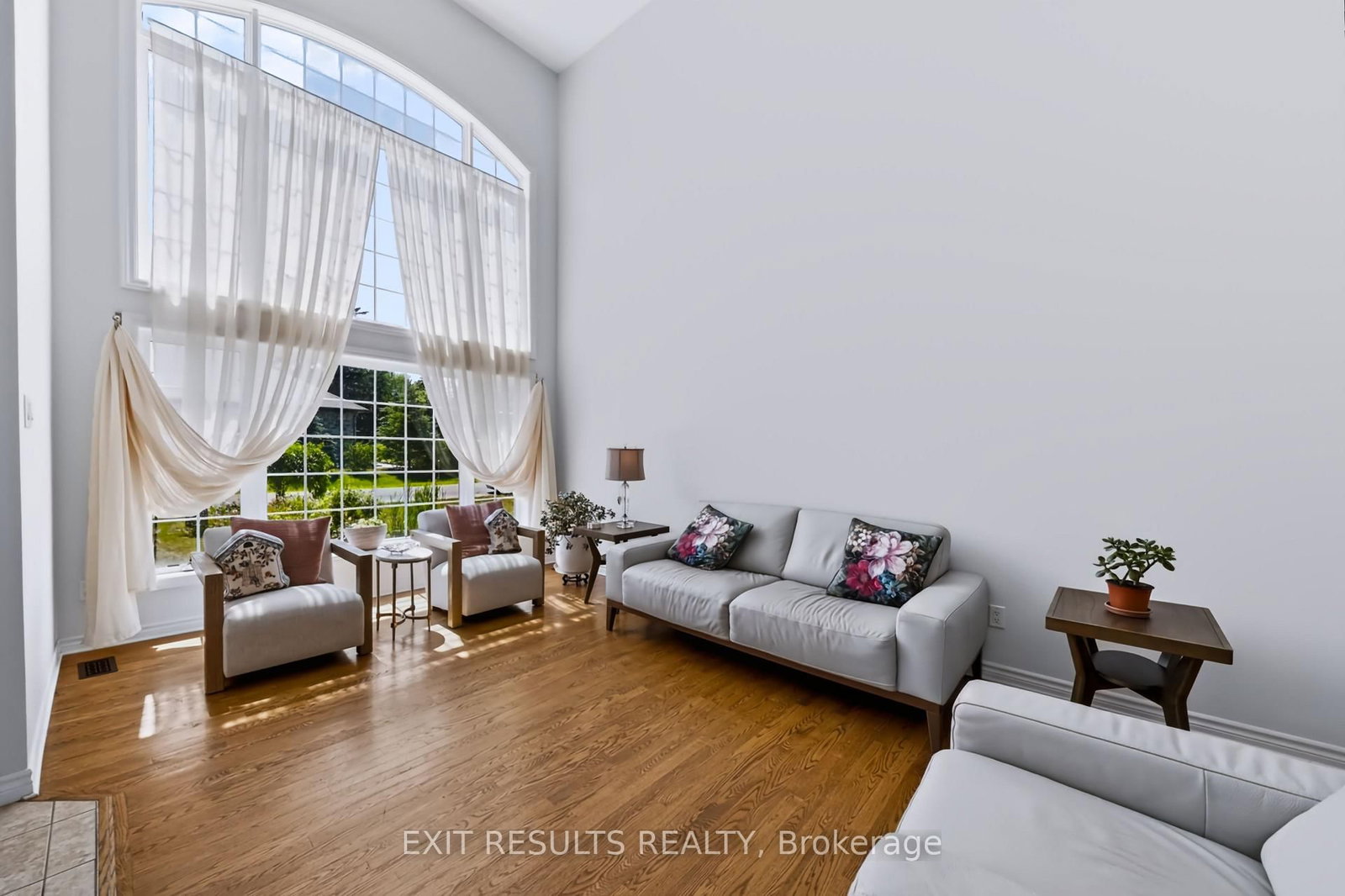5B KEMP Drive • Ottawa, ON photo 4