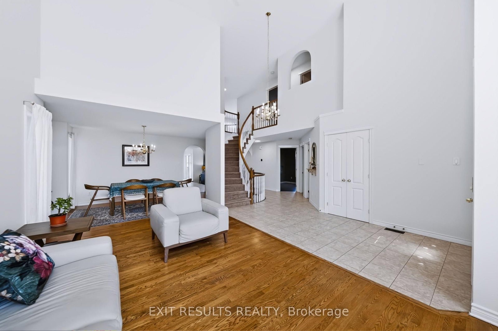 5B KEMP Drive • Ottawa, ON photo 5