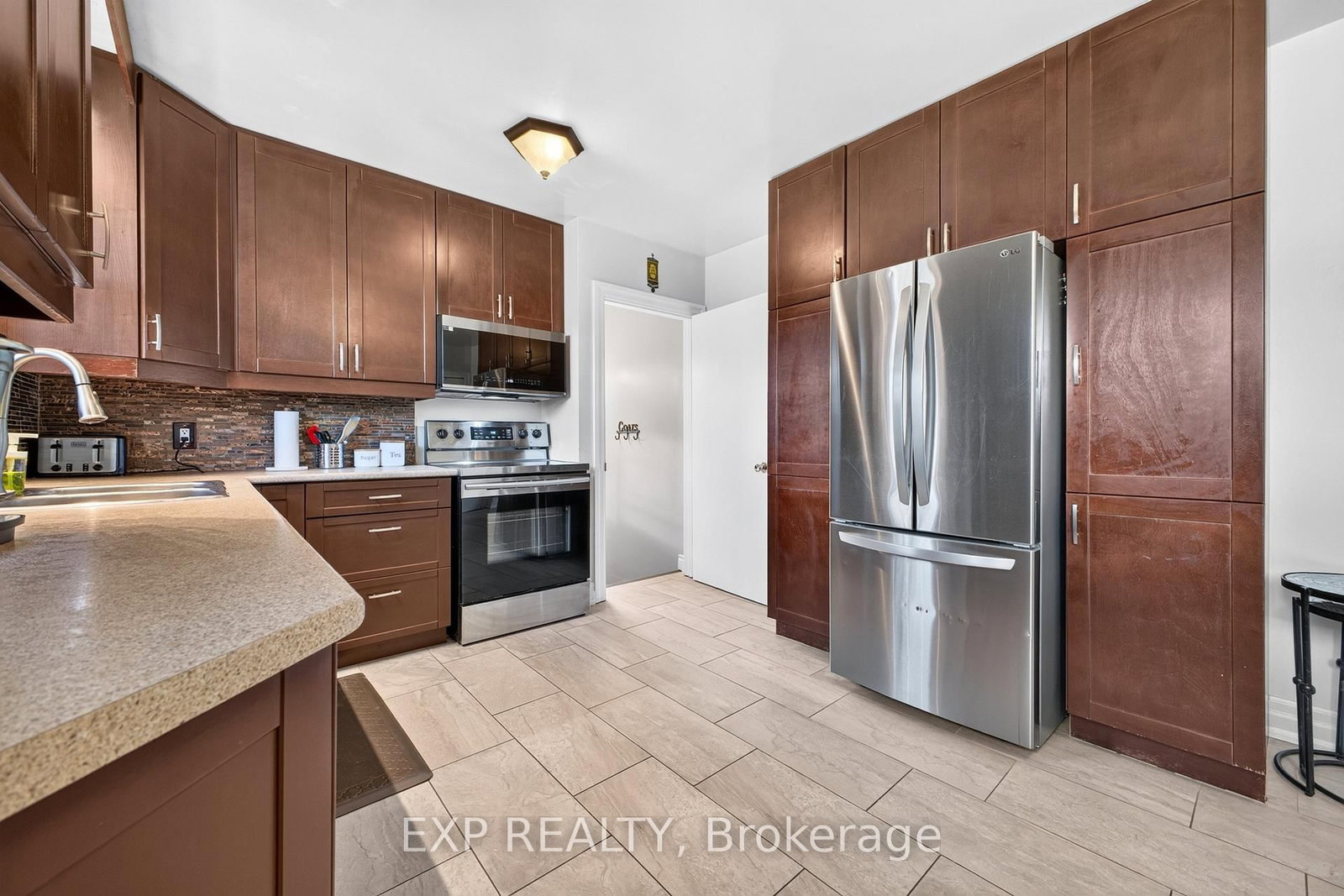 8 Dunraven Avenue • St. Catharines, ON photo 16