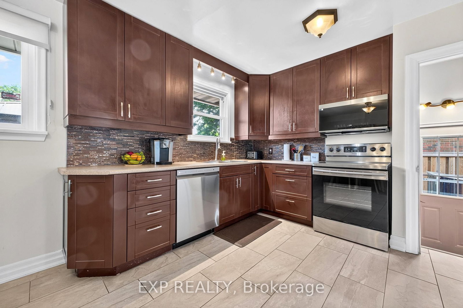 8 Dunraven Avenue • St. Catharines, ON photo 19
