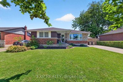 8 Dunraven Avenue • St. Catharines, ON photo 2