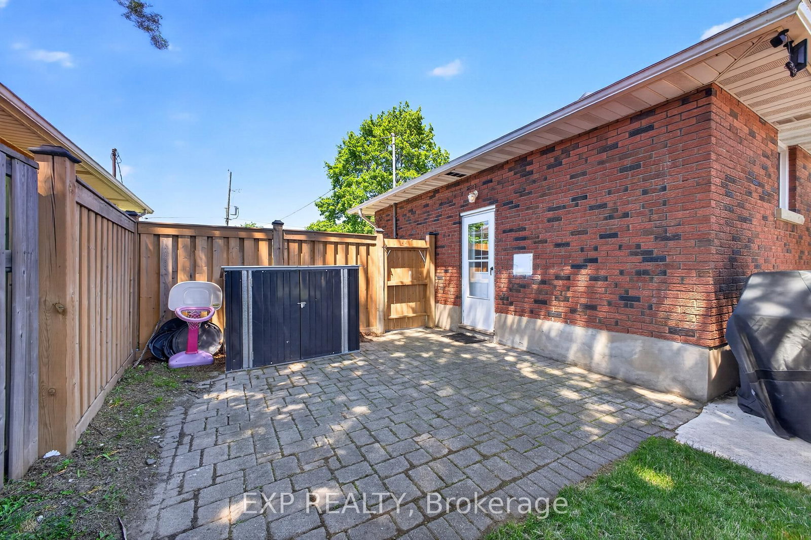 8 Dunraven Avenue • St. Catharines, ON photo 38